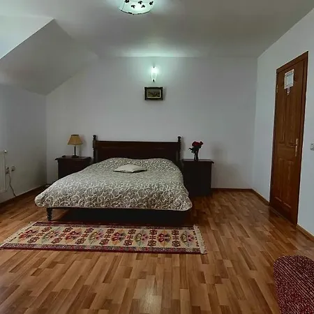 Pensiunea Miraj Farm stay *